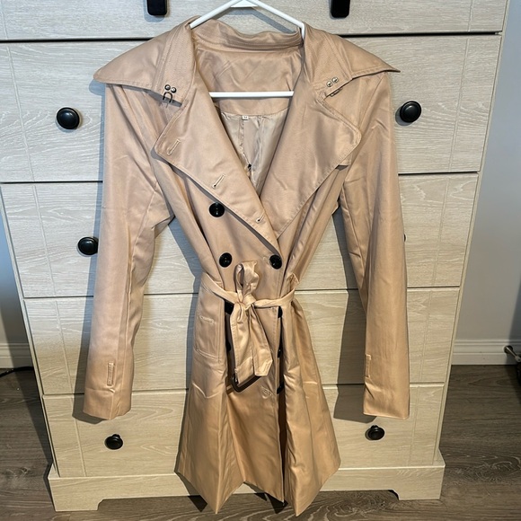 Women’s trench coat - Picture 1 of 3